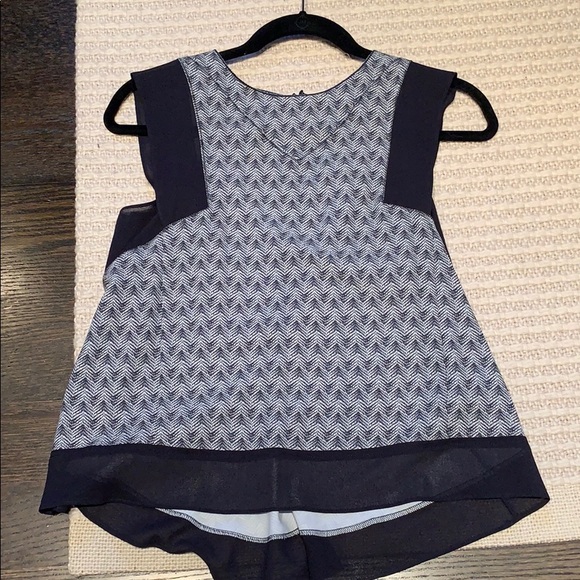 Sleeveless peplum top - Picture 1 of 6